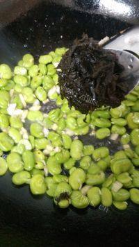 橄榄菜炒蚕豆做法图解5)