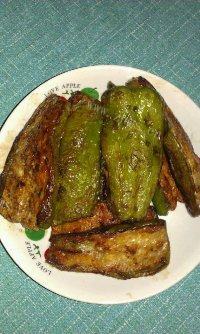 家常菜虎皮尖椒酿肉