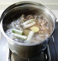 美味的炖牛肉做法图解7)