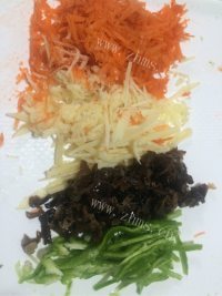 色香味俱全的糖醋素鱼做法图解2)