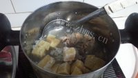 玉盘珍馐的白菜炖冻豆腐做法图解3)