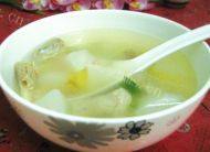 美味的排骨萝卜汤做法图解7)