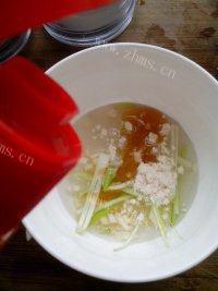 易做的金针菇拌黄瓜