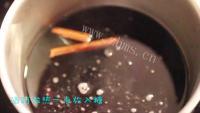 美味的红酒烩梨做法图解2)