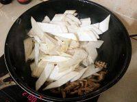美美厨房之杏鲍菇炒肉做法图解5)