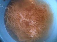 美味的西红柿鸡蛋打卤面做法图解4)