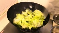 人间美味般的白菜炖冻豆腐做法图解4)