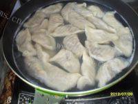 自己做的牛肉大葱水饺做法图解17)