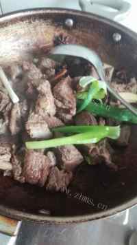 最爱的土豆烧牛肉做法图解7)