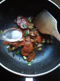 家常菜胡萝卜炒肉片
