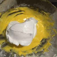 美味的香橙戚风做法图解10)