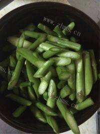 家常菜芦笋炒肉做法图解1)