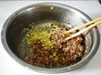 色香味俱全的韭菜馅饼做法图解6)