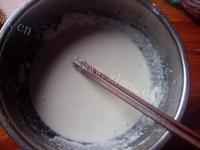 美味的葱花鸡蛋饼做法图解4)