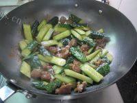 家常菜牛肉炒青瓜