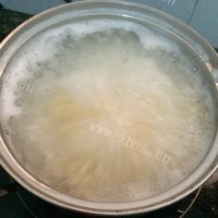 营养粥瘦肉银耳粥做法图解3)