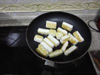 爽口香辣鱼头豆腐钵做法图解4)