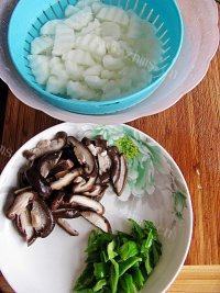 家常菜香菇山药炒肉片做法图解5)