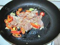 美味的水笋炒肉做法图解6)