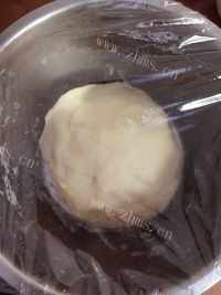 自制红豆面包做法图解5)