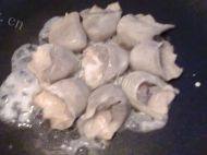 美味的香煎馄饨做法图解5)