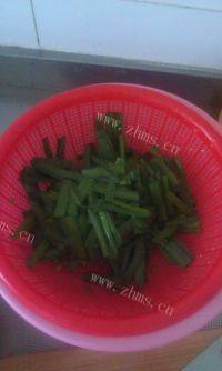 美味的韭菜鸡蛋汤做法图解1)