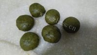 自制抹茶红豆酥做法图解5)