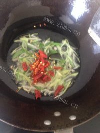家常菜炒酸菜做法图解2)