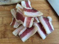 家常菜青蒜炒腊肉做法图解3)