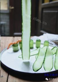 自制薄荷青瓜鲜虾卷做法图解3)