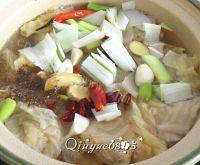 自制酸菜白肉做法图解4)
