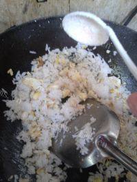 自己做的蛋炒饭做法图解6)