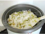好吃的豆角焖饭做法图解4)