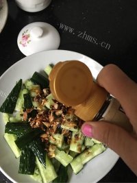 入味刀拍黄瓜做法图解7)