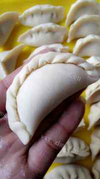 美味的抱蛋煎饺做法图解3)