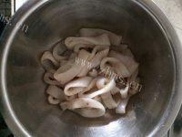 美味的香酥鱿鱼圈做法图解2)