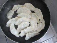自己做的三鲜煎饺
