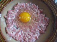 酥嫩肉饼蒸蛋做法图解3)