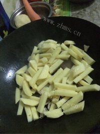 色香味浓的土豆炖粉条做法图解3)