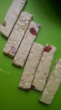 美味的牛轧糖做法图解6)