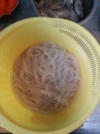 家常菜白菜炖粉条做法图解1)