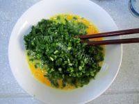 特色韭菜煎蛋饼做法图解4)