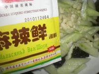 黄瓜拌木耳做法图解8)
