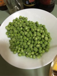 老干妈腊肠炒饭做法图解2)