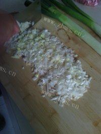 自己做的猪肉大葱饺子做法图解1)