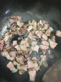 家常黄瓜炒腊肉做法图解5)