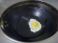 美味的煎荷包蛋做法图解1)