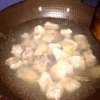 在家做的茶树菇排骨汤的做法图解二