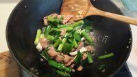 从此爱上蒜苗炒肉做法图解11)