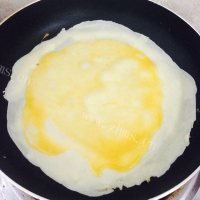 诱人的鸡蛋卷饼做法图解6)